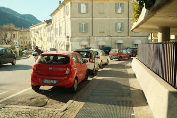macchine parcheggiate