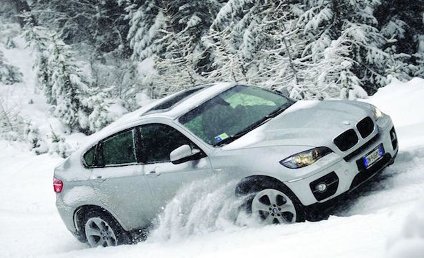 auto trazione integrale anteriore o posteriore