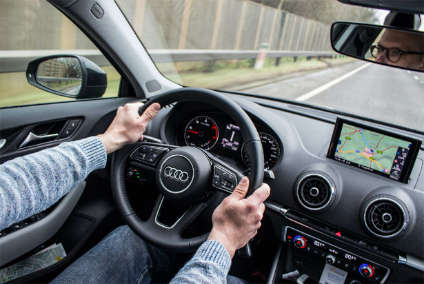 audi q8 plancia volante